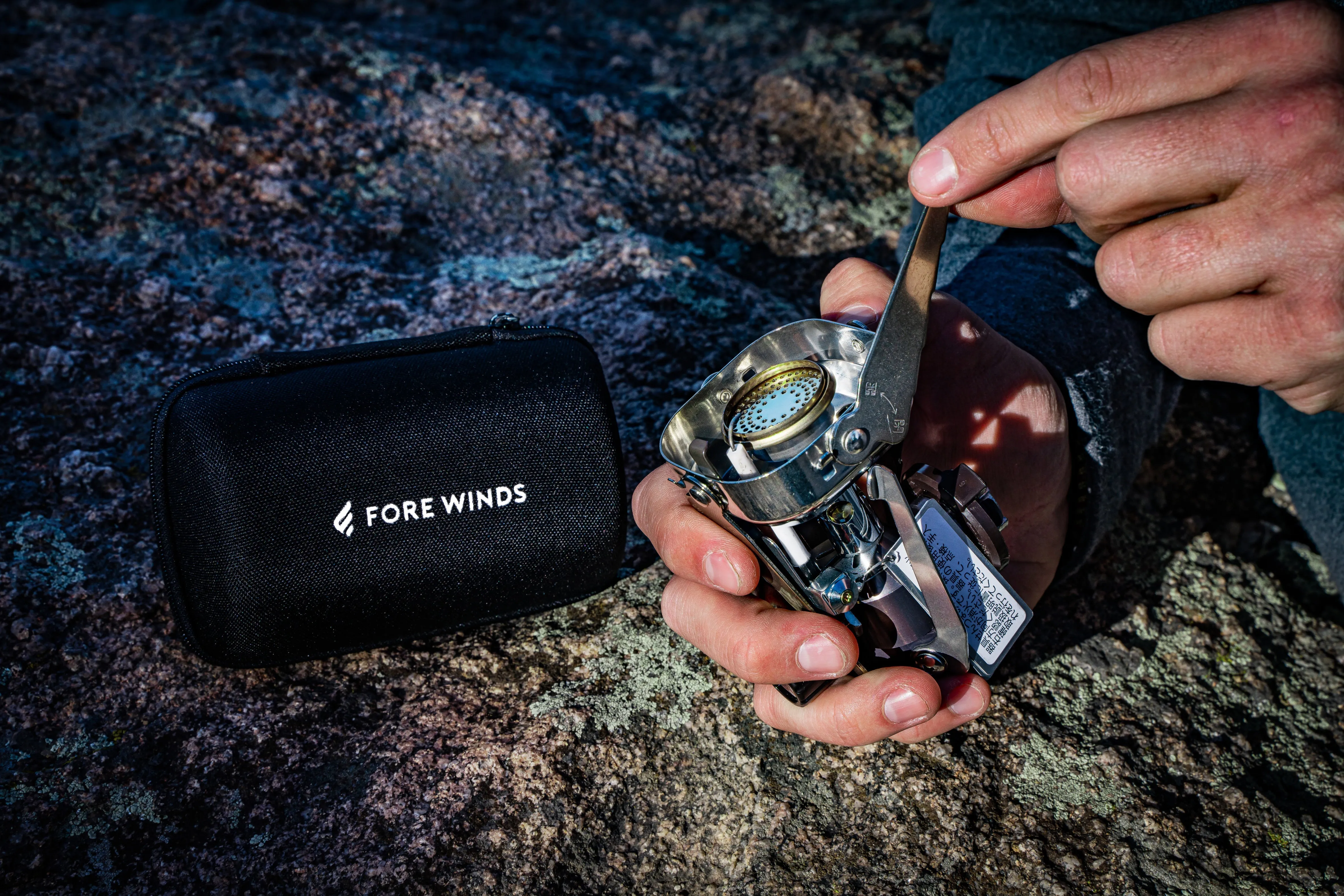 FORE WINDS COMPACT Camp Stove with Iwatani Premium Butane Fuel 4 pack
